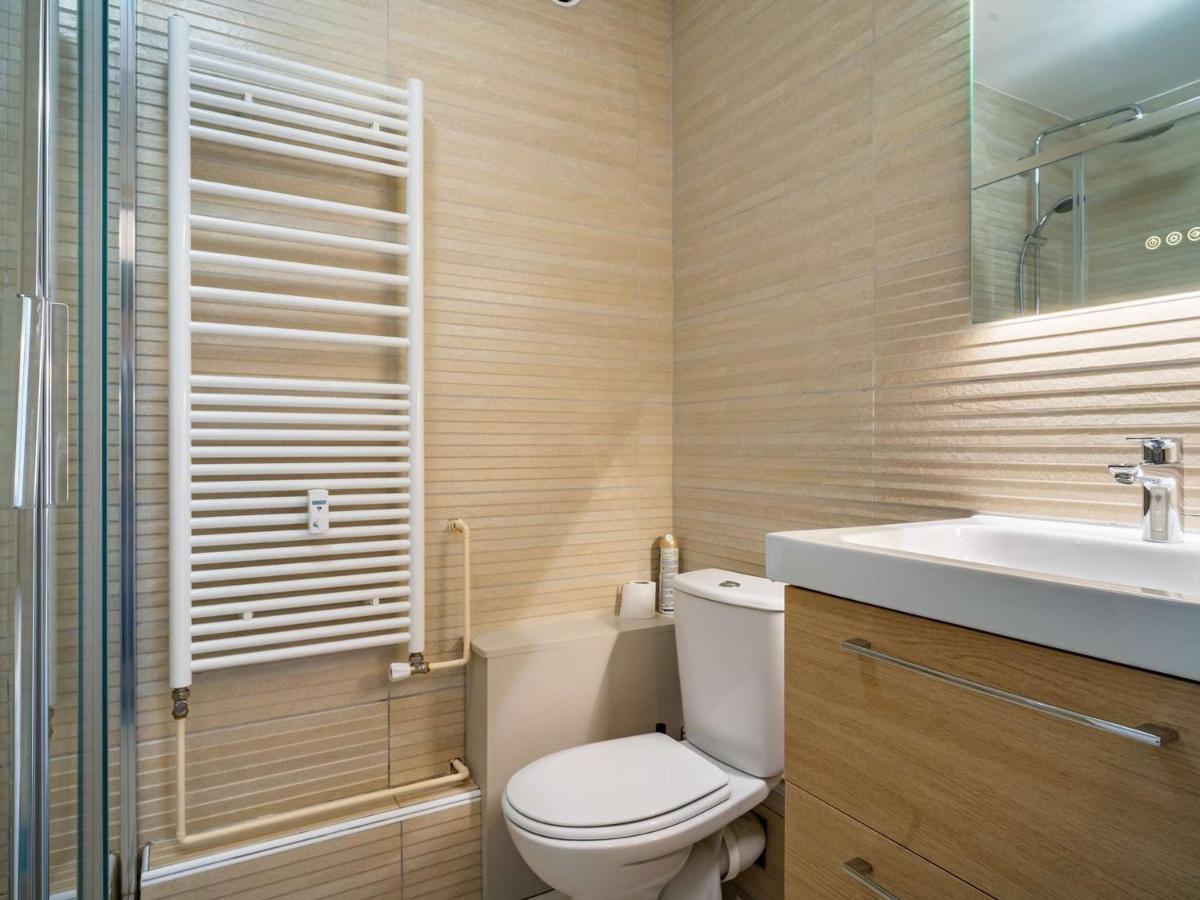 Studio Renove Avec Balcon, Quartier Saint Charles, A 800m De La Plage Du Miramar - Fr-1-3-465